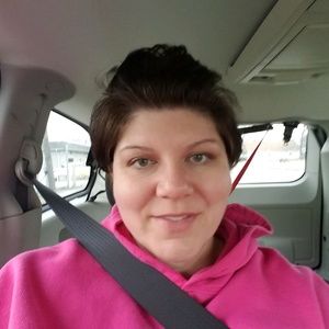 Meet your Posher, Crystal